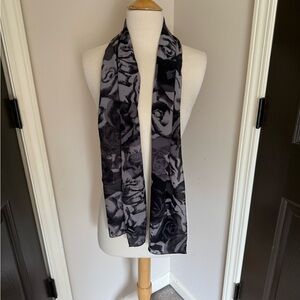 Casca Elegant Black and Gray silk Floral Scarf